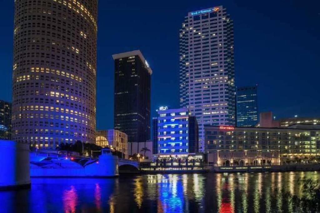Lodging Near The Sun Tampa Ngoại thất bức ảnh